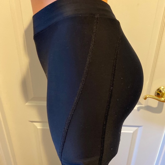 UNDER ARMOUR Black Compression Shorts XS - Picture 2 of 7